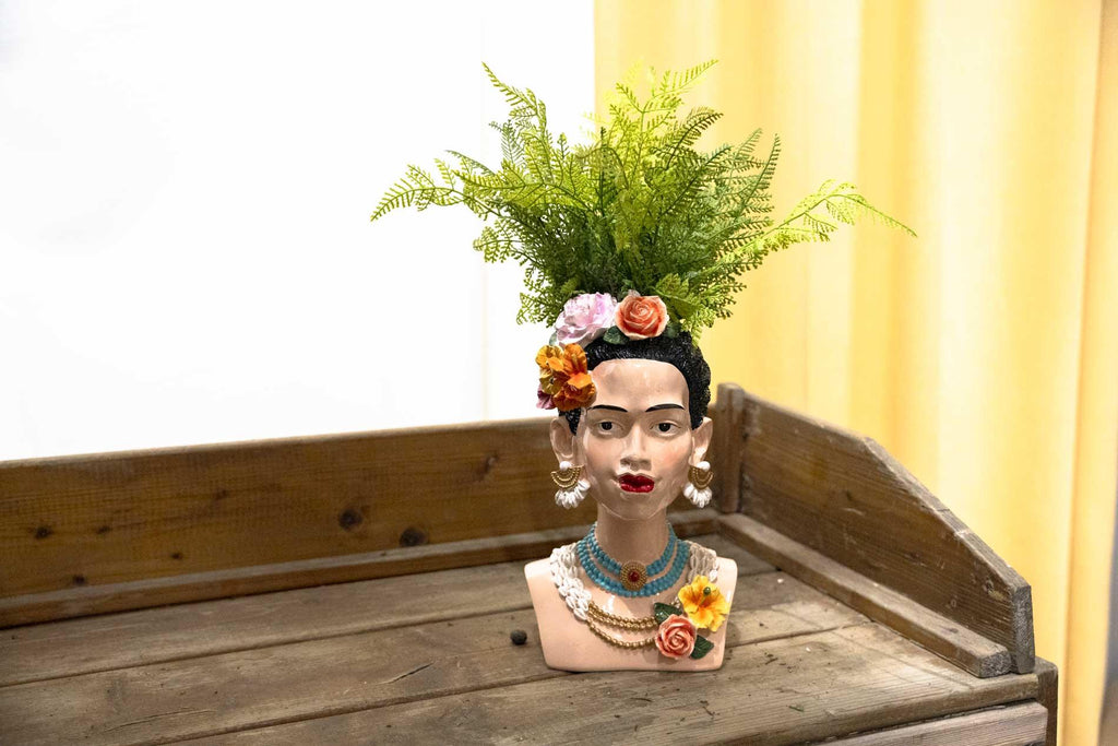 Bloemenvrouw vaas, plant in pot