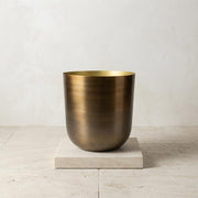 Pot Mayk Gold, bronskleurige sierpot met gouden binnenrand