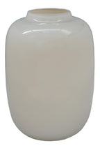 Vaas Artic Ivory van glas, maat M, H35 x B25 cm, groene bladeren